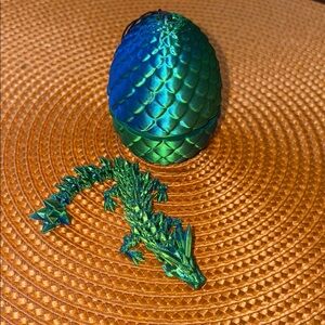 Mini 3D Printed Iridescent Green/Blue Egg with Articulated Dragon Fidget Toy